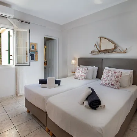 Dolphin House By The Sea * Porto Ozias