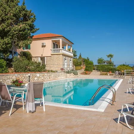 Dolphin House By The Sea *