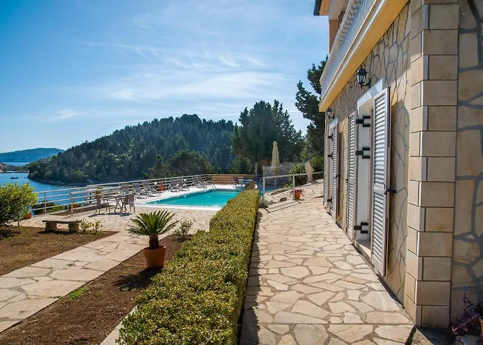 Dolphin House By The Sea Вилла