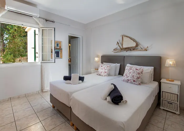 Dolphin House By The Sea * Porto Ozias