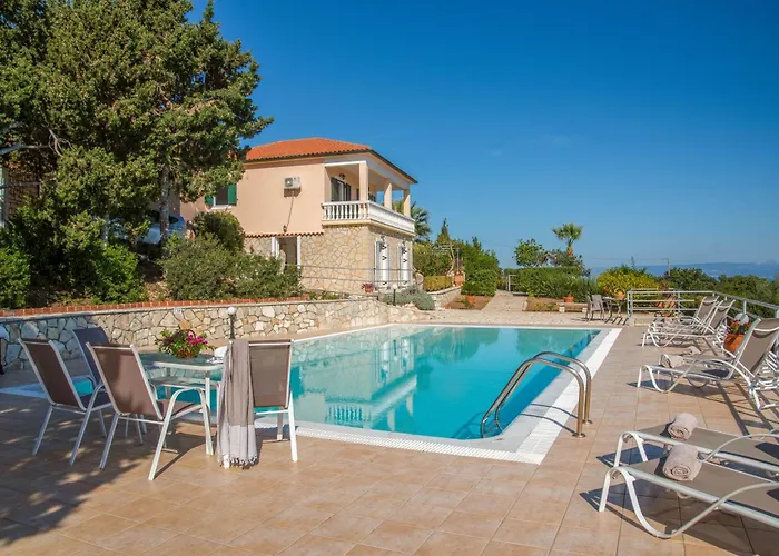 Dolphin House By The Sea *